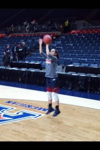 Shooting à UConn avant le match (photo RMU)