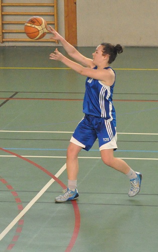 Malgré les 13 points de Charlotte Lhermitte, l'ATB s'est une nouvelle fois incliné face à Eauze (photo : Benjamin Bonneau)