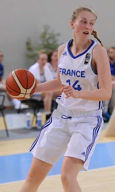Camille Cirgue et les Françaises tenteront de décrocher la cinquième place ce dimanche (photo : FIBA)