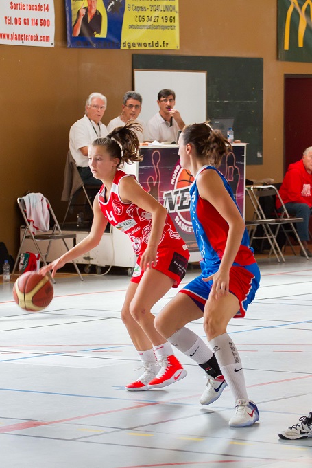 Célia Tabardel a causé bien des soucis à la défense bleue et rouge (photo : Sébastien Clavaud)