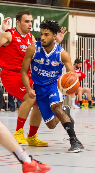 Les 19 points d'Isaac Offor ont bien failli permettre au TOAC de l'emporter (photo : Sébastien Clavaud)